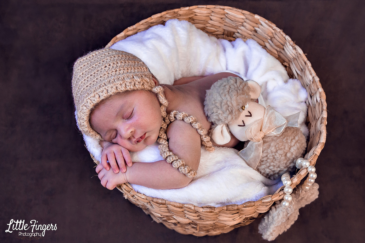 fotografia-newborn-fotografia-infantil-teresopolis-ensaio-bebe-acessorios-bebe-roupinha-bebe-ensaio-infantil-little-fingers