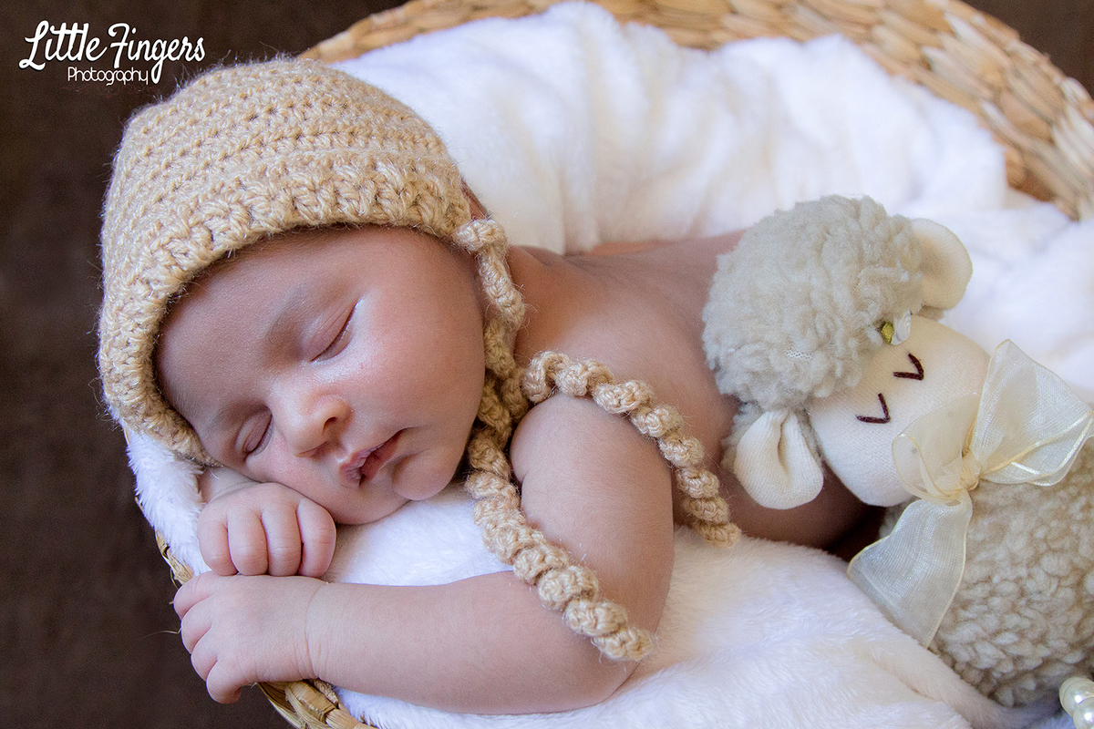fotografia-newborn-fotografia-infantil-teresopolis-ensaio-bebe-acessorios-bebe-roupinha-bebe-ensaio-infantil-little-fingers
