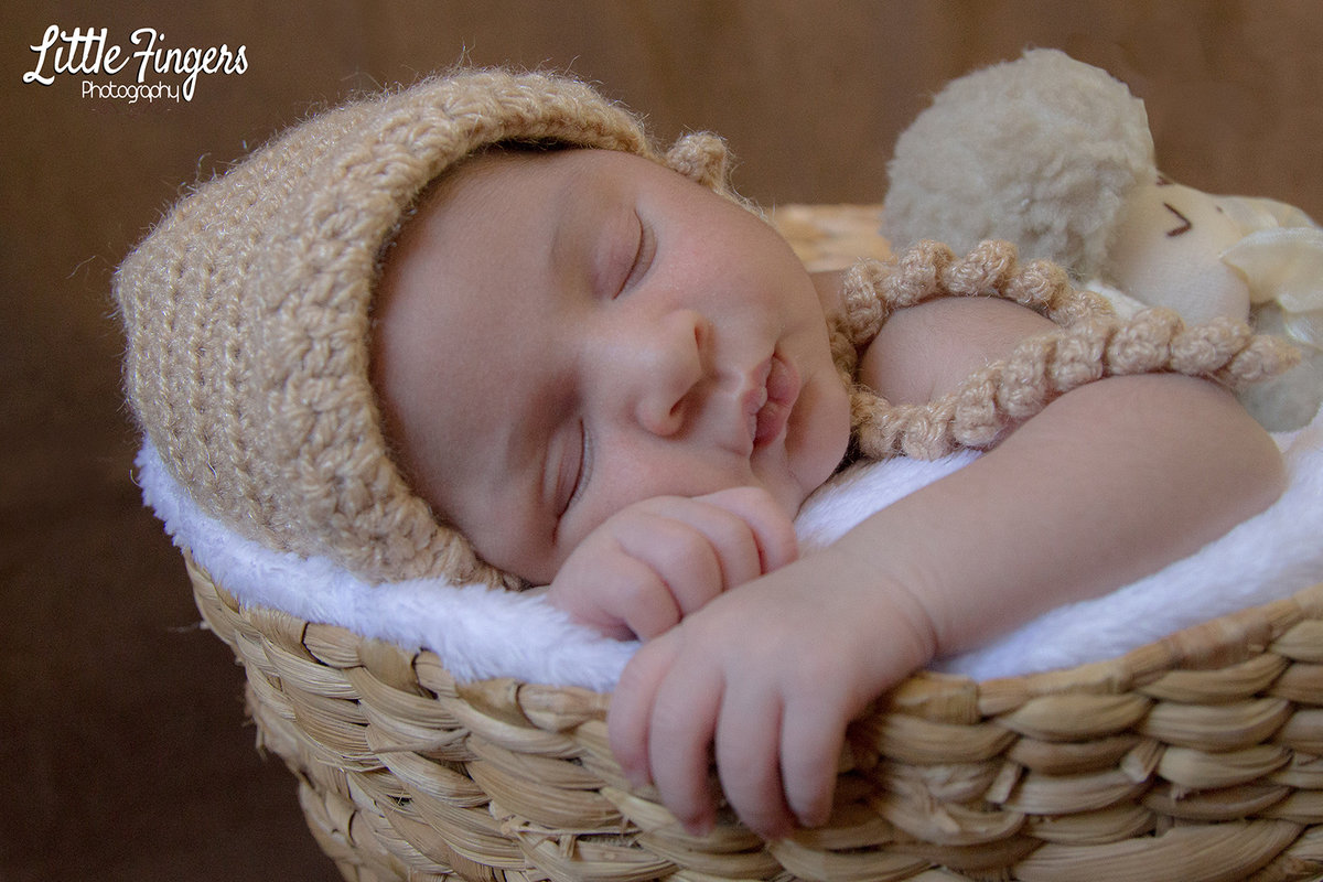 fotografia-newborn-fotografia-infantil-teresopolis-ensaio-bebe-acessorios-bebe-roupinha-bebe-ensaio-infantil-little-fingers