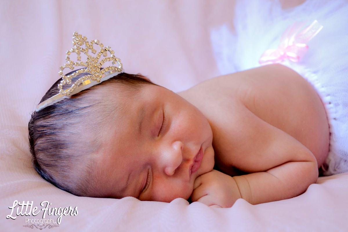 fotografia-newborn-fotografia-infantil-teresopolis-ensaio-bebe-acessorios-bebe-roupinha-bebe-ensaio-infantil-little-fingers