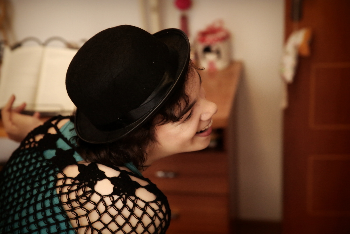 Ivna sá, ivna sá para mulheres, ivna sá fotografia, book de mulher com paralisia cerebral, paralisia cerebral, fotos em casa, feito com os pés, escritora, mulher, book, fotos de mulher em belo horizonte