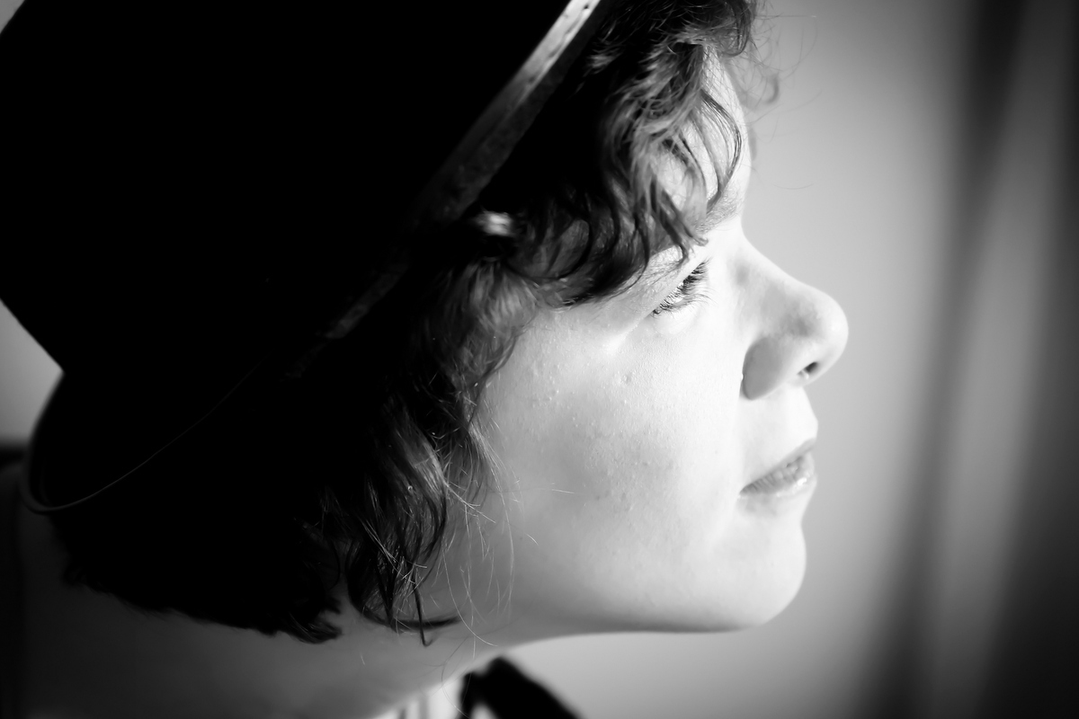 Ivna sá, ivna sá para mulheres, ivna sá fotografia, book de mulher com paralisia cerebral, paralisia cerebral, fotos em casa, feito com os pés, escritora, mulher, book, fotos de mulher em belo horizonte