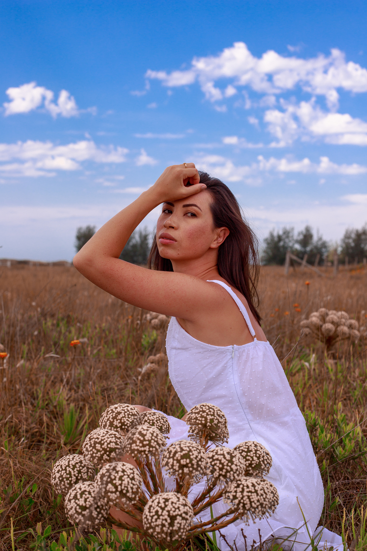 FOTOGRAFIA FEMININA NO CAMPO, ENSAIO EM CAMPO ABERTO