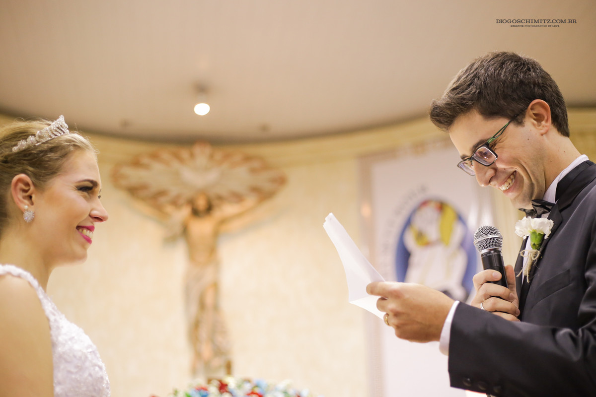 Os votos de casamento do noivo.