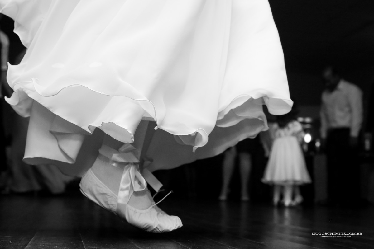 Troca de sapatos da noiva.
