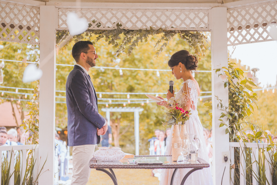 Casamento ao ar livre -Naty e Vini - por Juliana Madalosso