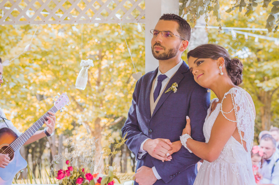 Casamento ao ar livre -Naty e Vini - por Juliana Madalosso