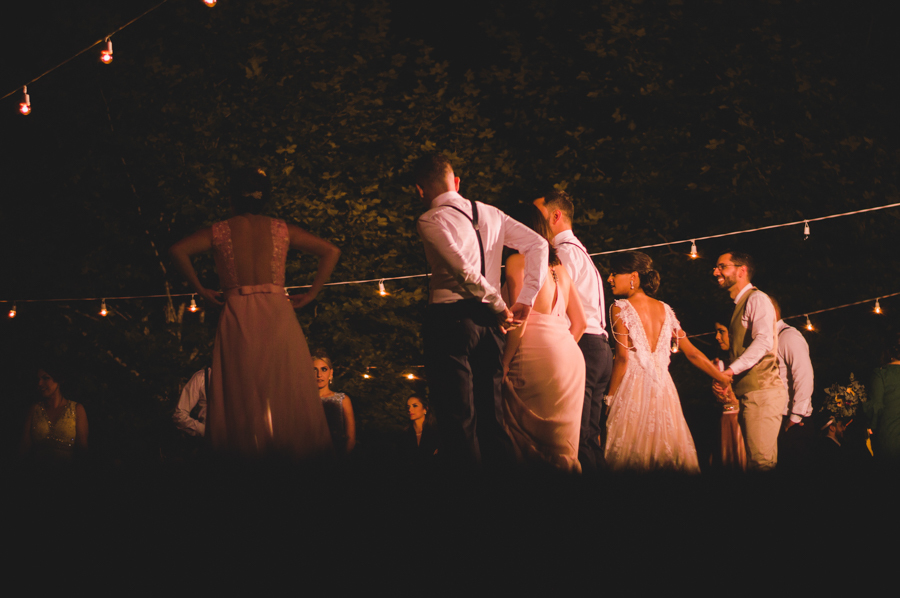 Casamento dança ao ar livre -Naty e Vini - por Juliana Madalosso