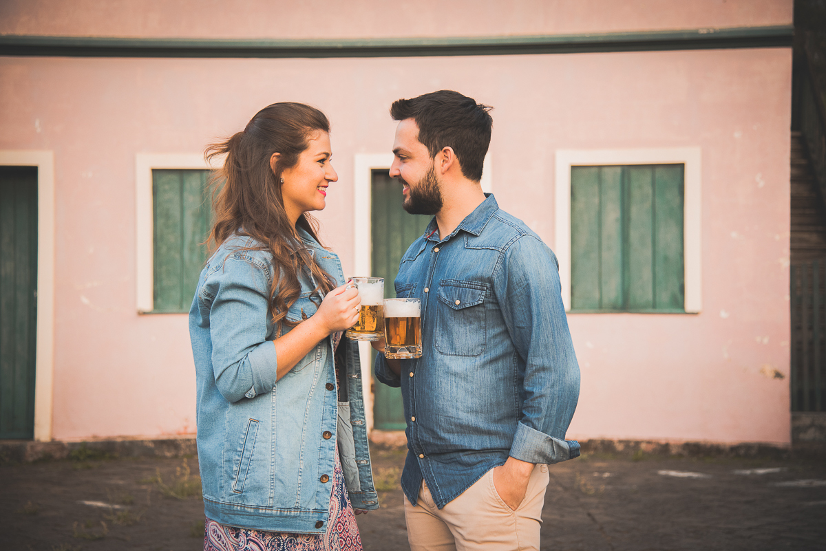 Pre Wedding Fabi e Pedro - Choop - Oktoberfest - Juliana Madalosso Fotografia