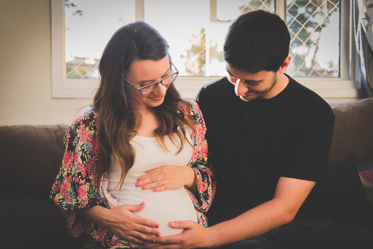Ensaio gestante em casa com gatos - Juliana Madalosso Fotografia