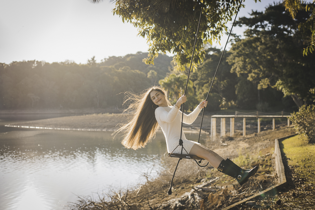 Ensaio de 15 anos da Amandinha - Juliana Madalosso Fotografia - Balanço - Chácara Laggus 