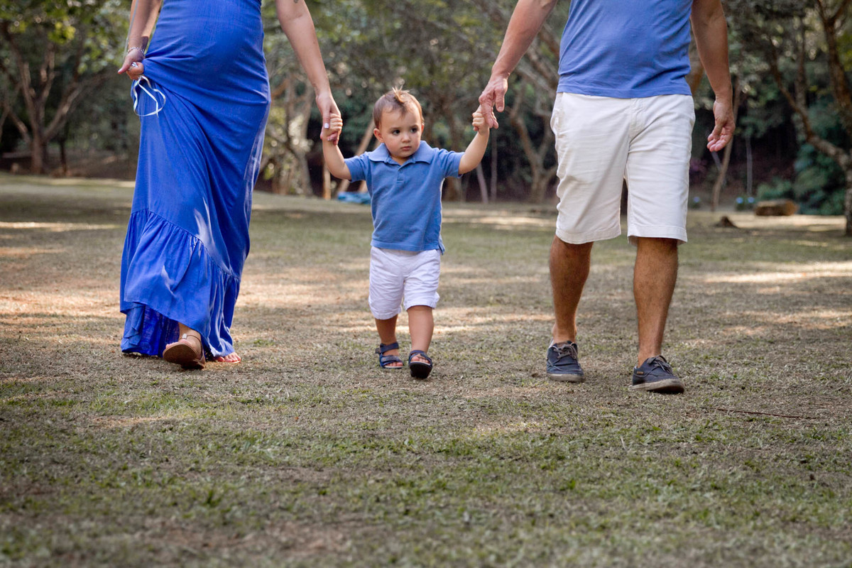 ensaio de gestante na grama