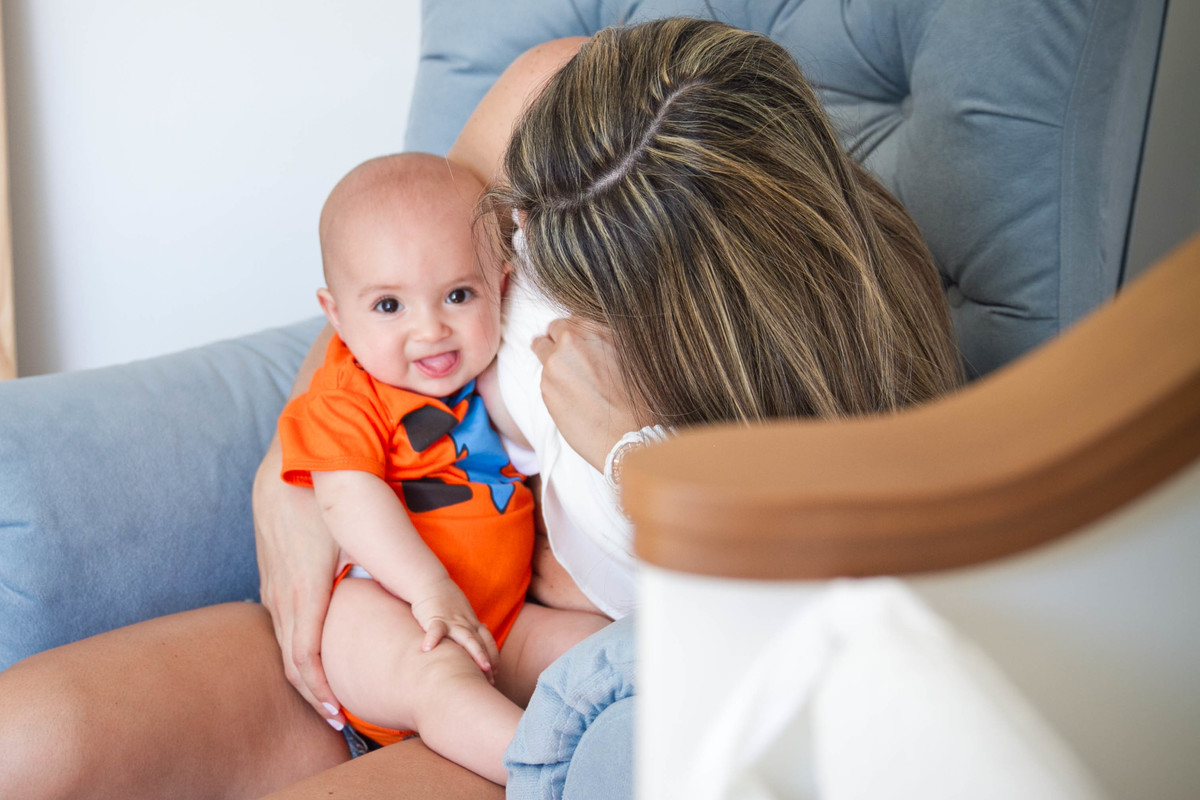 sessão fotográfica de bebê em casa