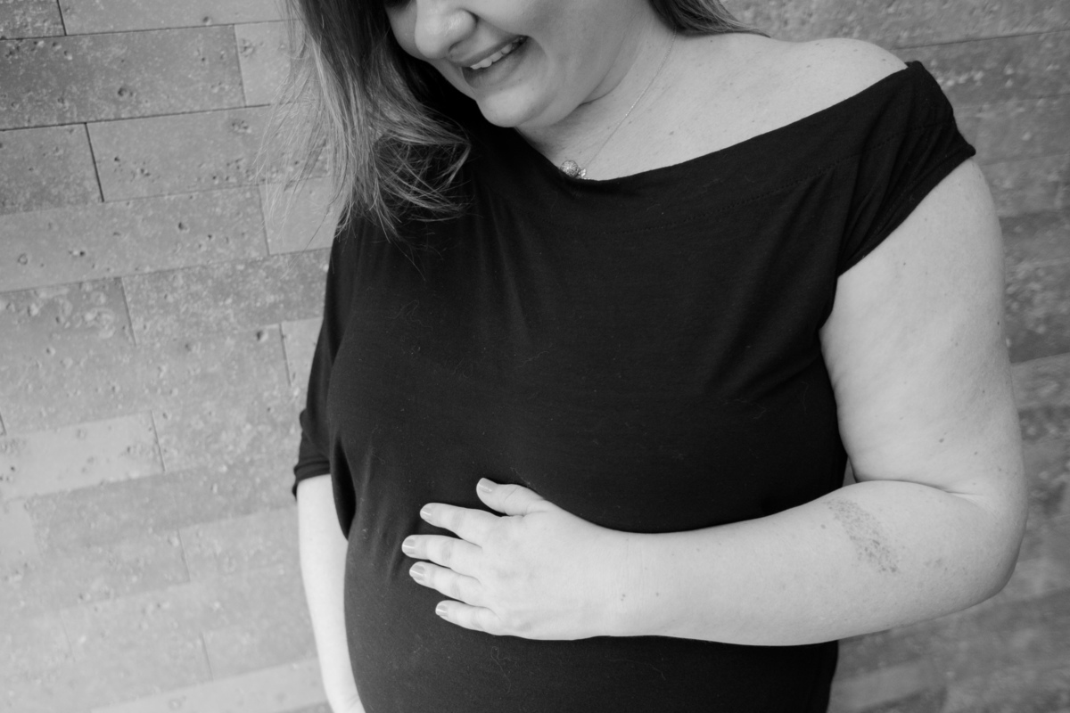 fotografia de gestante em casa