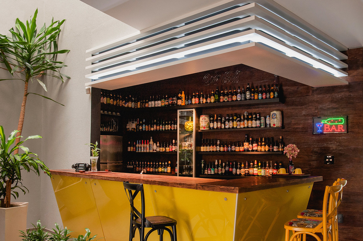 bar dentro de um estudio de fotografia