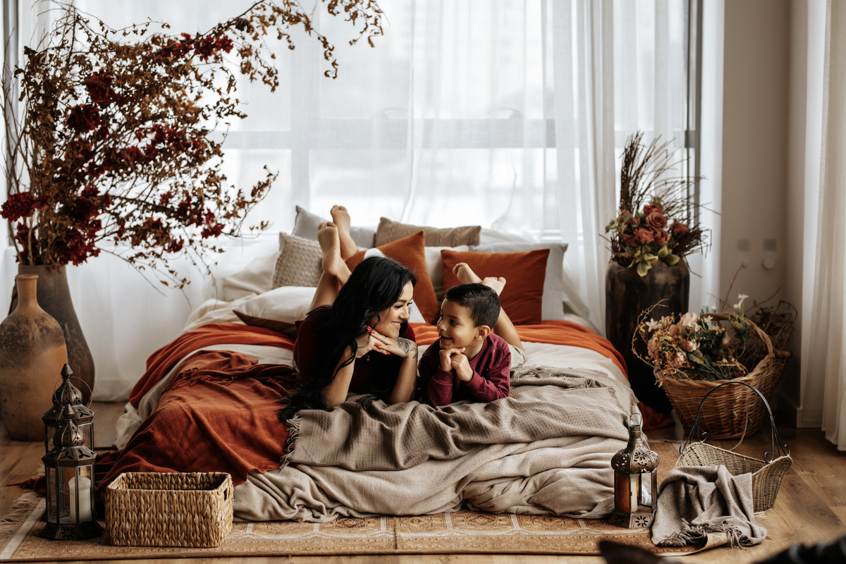 O ensaio de mãe e filho é uma celebração pura do amor e da conexão entre os dois. Cada foto será uma lembrança precioso, capaz de aquecer o coração toda vez que for revisitado.