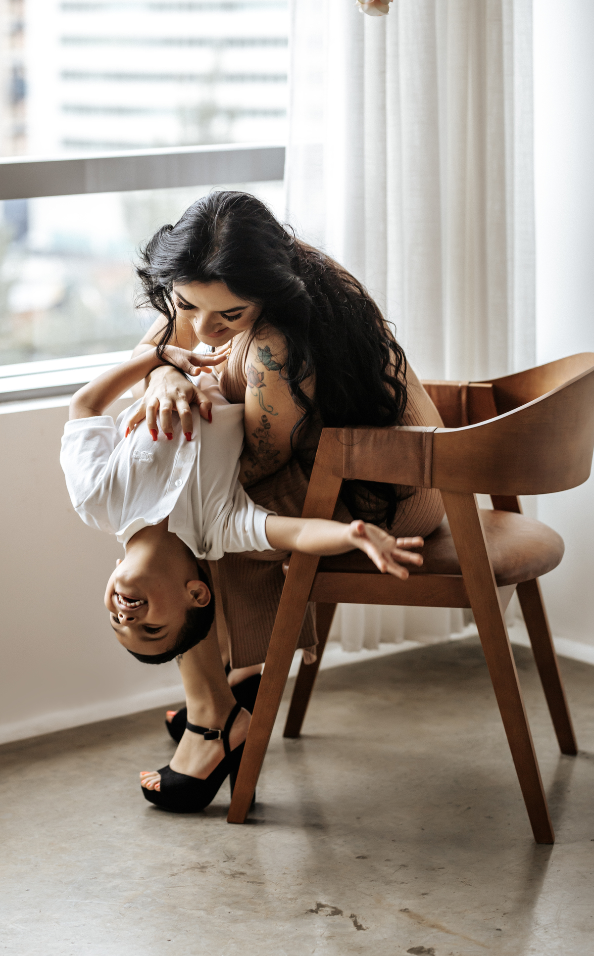 O ensaio de mãe e filho é uma celebração pura do amor e da conexão entre os dois. Cada foto será uma lembrança precioso, capaz de aquecer o coração toda vez que for revisitado.