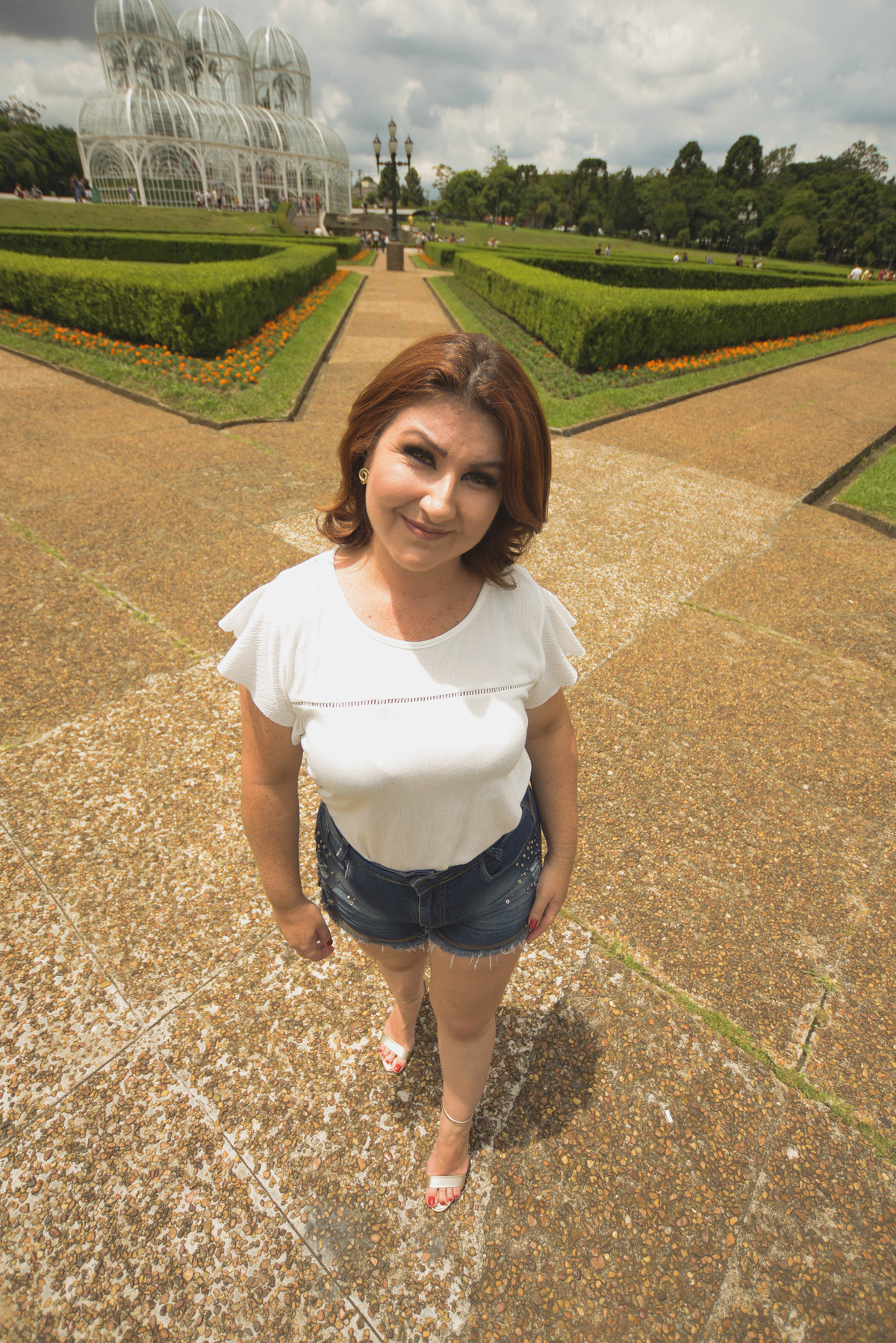 blusinha branca em Curitiba jardim botânico 