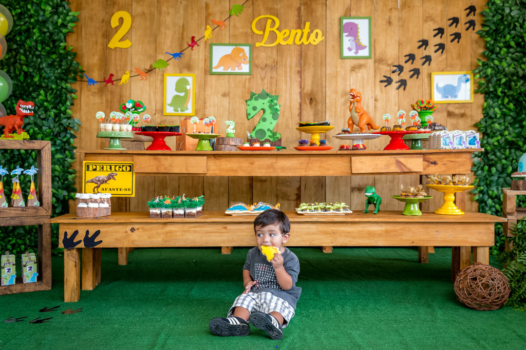 Bento e 2 anos - Tema da festa dinossauros