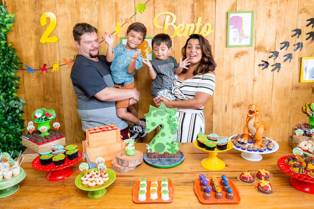 Bento e 2 anos - Tema da festa dinossauros