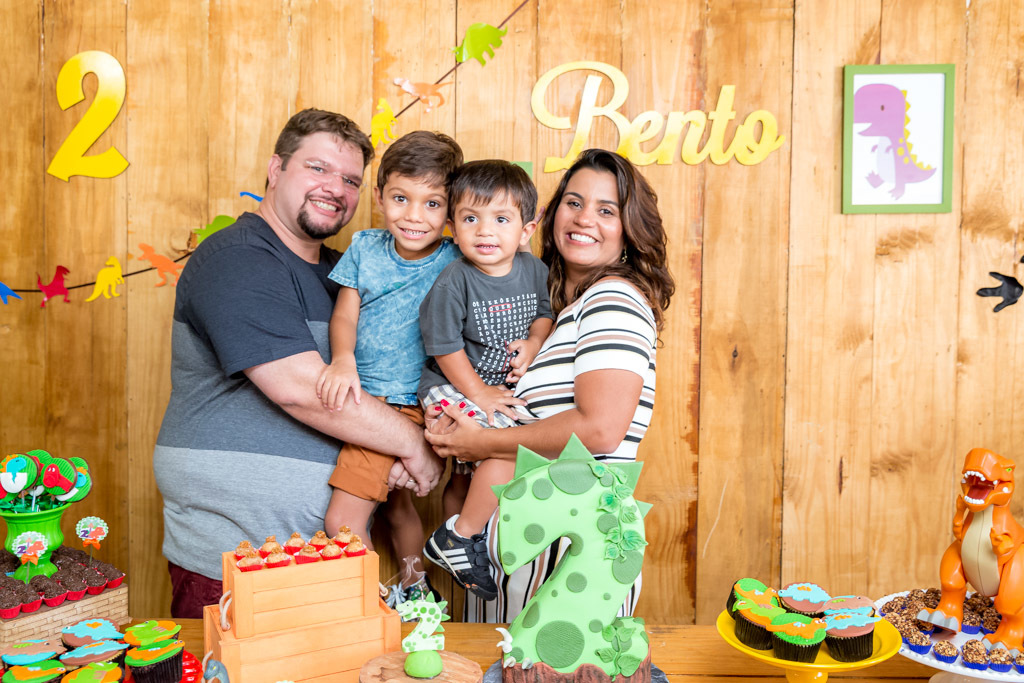 Bento e 2 anos - Tema da festa dinossauros