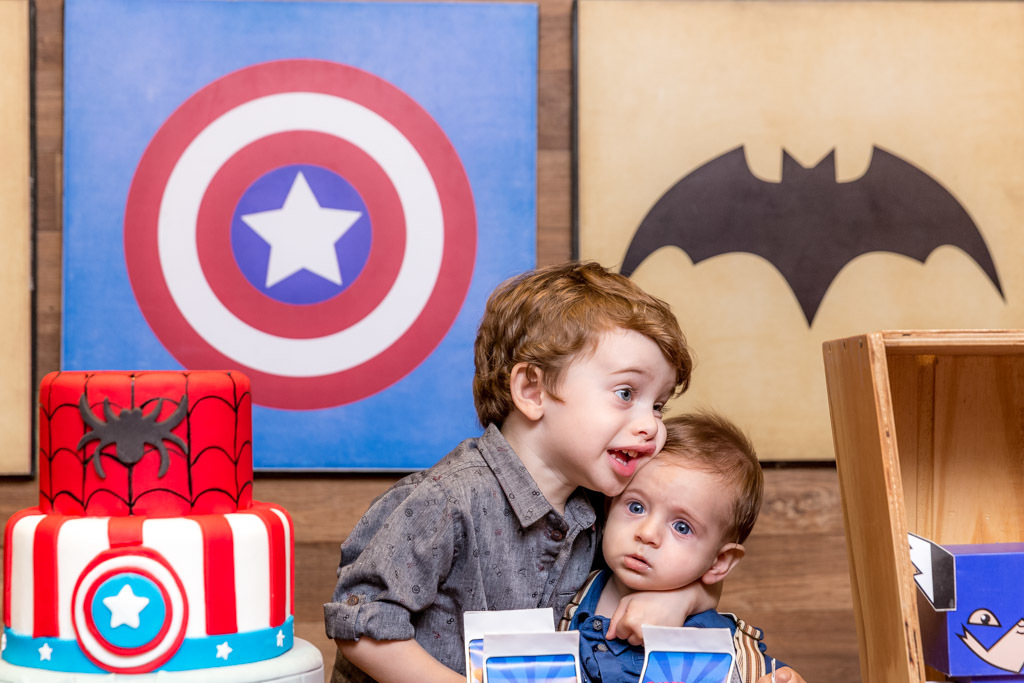 Caio 3 anos - Tema super herói - Quintal de contos