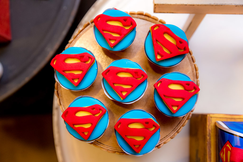 Caio 3 anos - Tema super herói - Quintal de contos