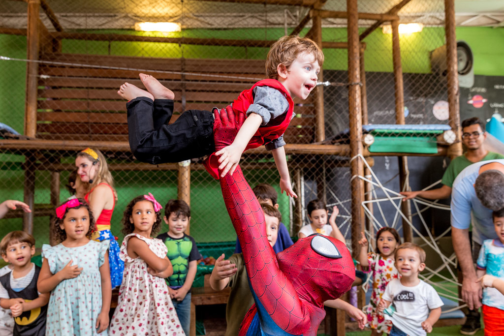 Caio 3 anos - Tema super herói - Quintal de contos