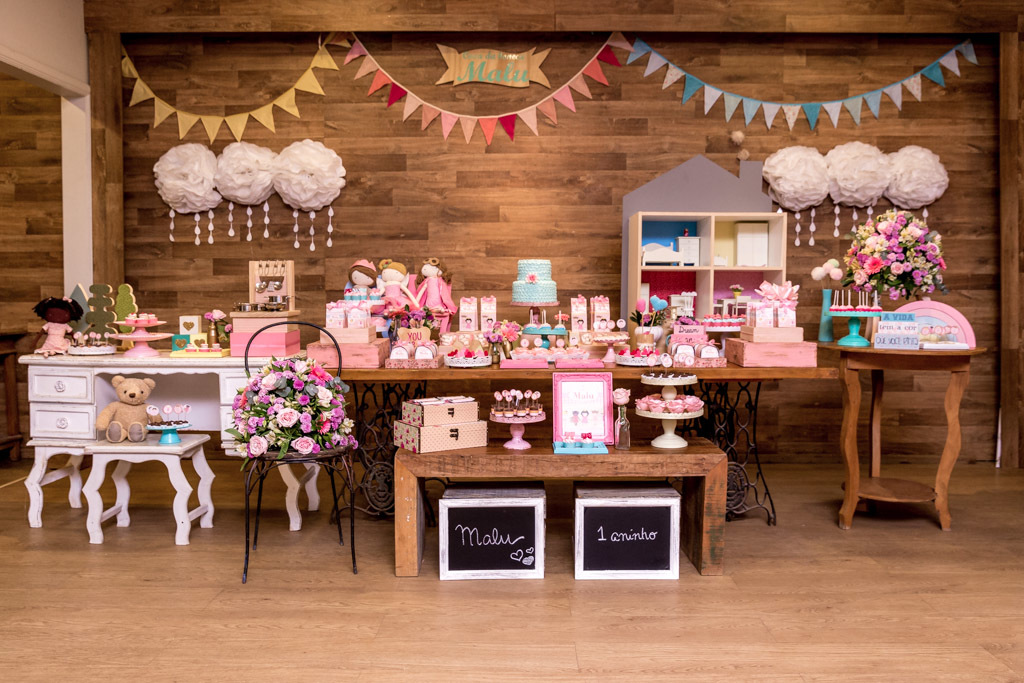 Malu 1 ano - Tema casa de bonecas - Quintal de Contos - Niterói/RJ