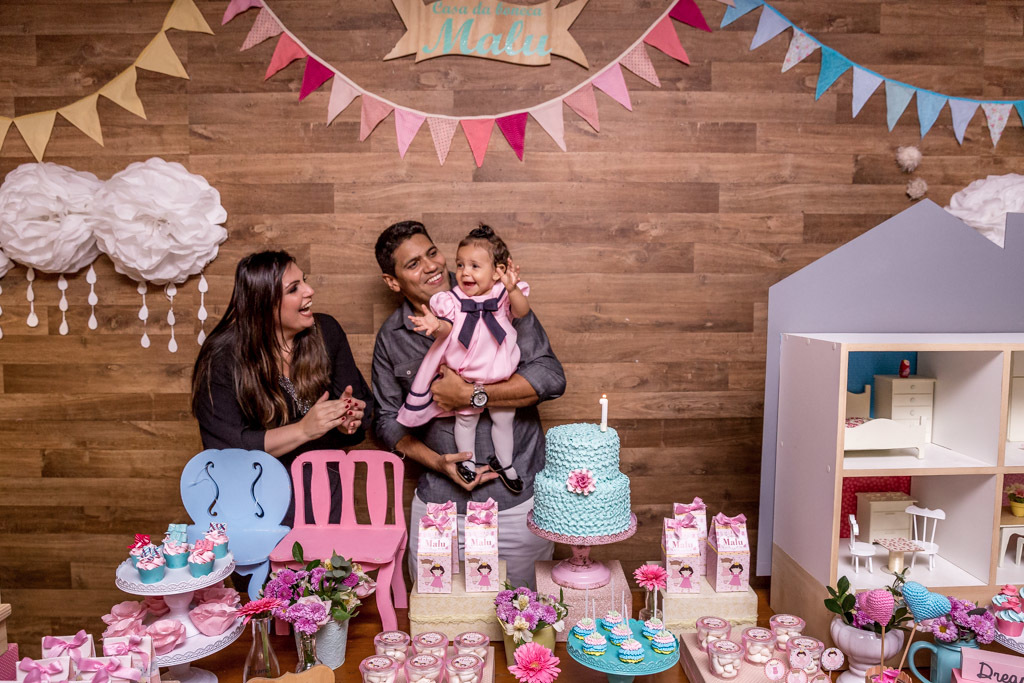 Malu 1 ano - Tema casa de bonecas - Quintal de Contos - Niterói/RJ