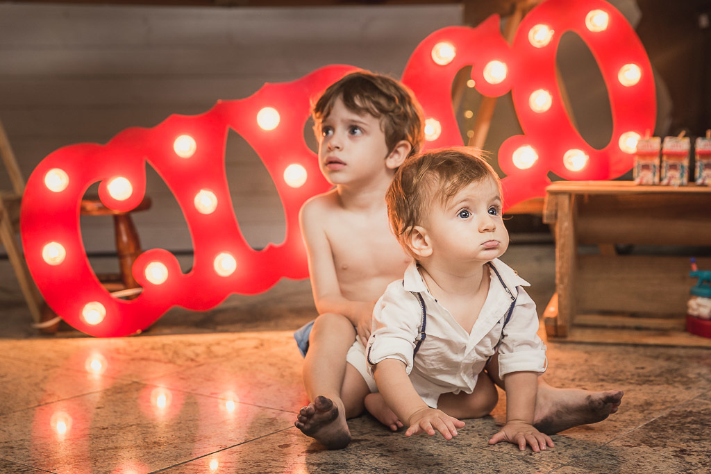 Batizado Davi - Niterói RJ / Festa tema circo / decoração circo / letreiro circo