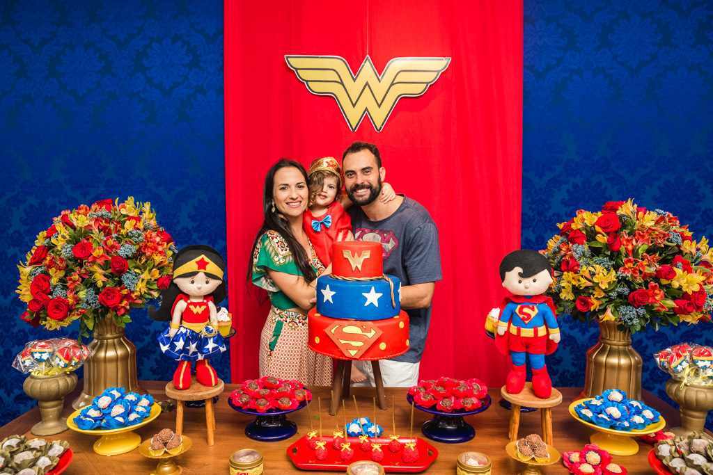 Aniversário infantil - Maitê 3 anos - Tema Mulher maravilha - Niterói/RJ