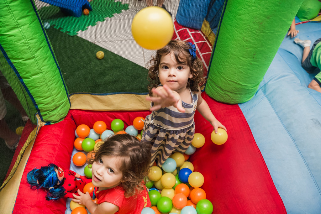 Aniversário infantil - Maitê 3 anos - Tema Mulher maravilha - Niterói/RJ