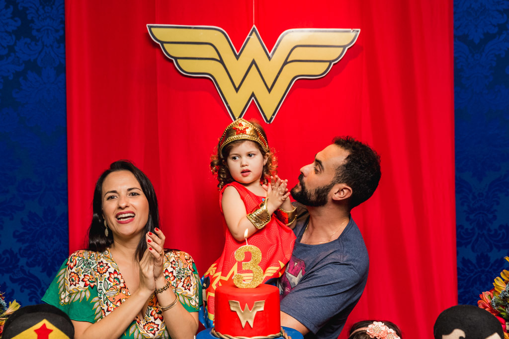 Aniversário infantil - Maitê 3 anos - Tema Mulher maravilha - Niterói/RJ