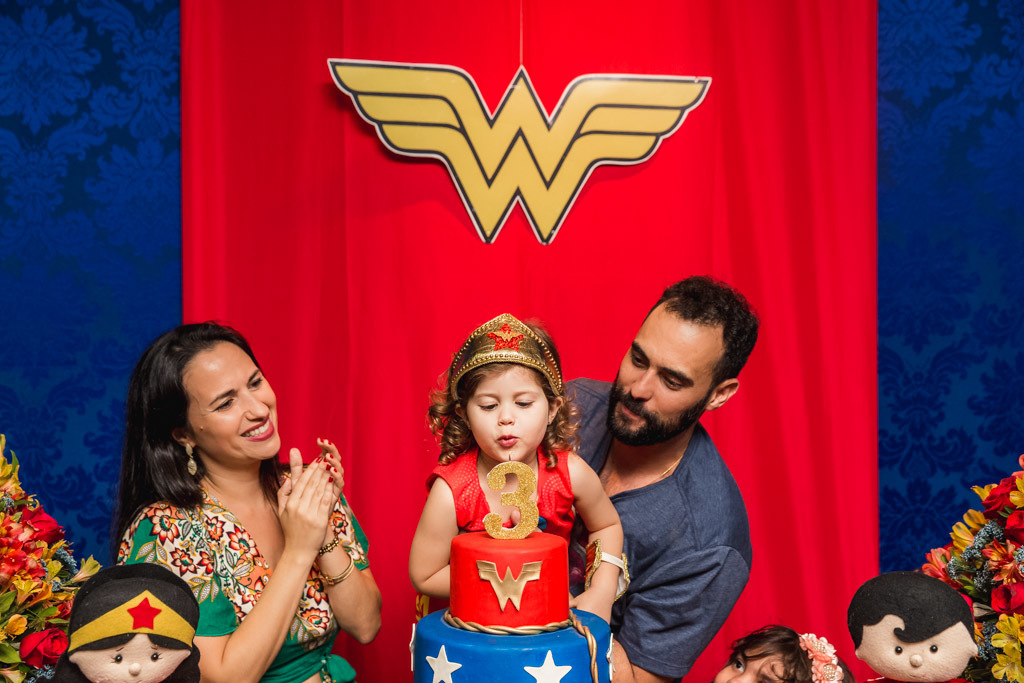 Aniversário infantil - Maitê 3 anos - Tema Mulher maravilha - Niterói/RJ