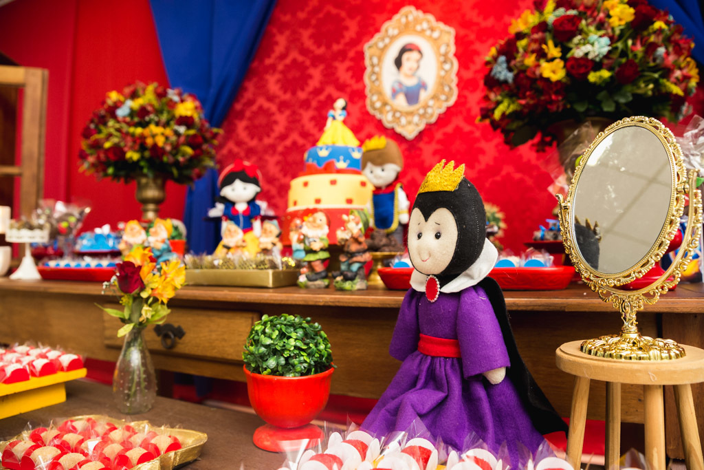 Catarina 1 anos  - Aniversário infantil Branca de neve - decoração festa infantil - Niterói