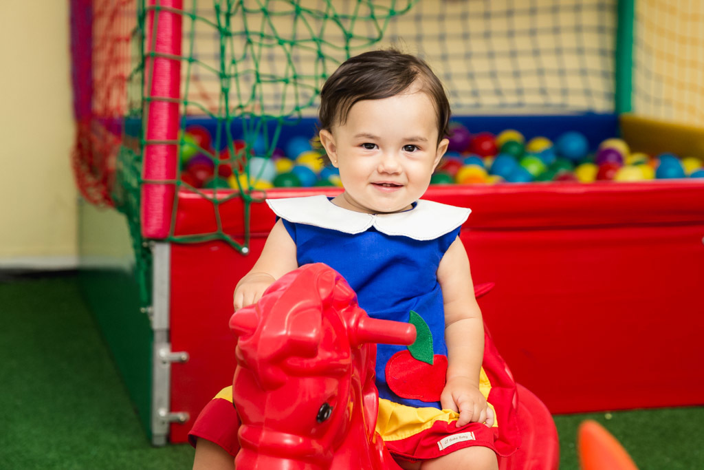 Catarina 1 anos  - Aniversário infantil Branca de neve - foto de criança - Niterói