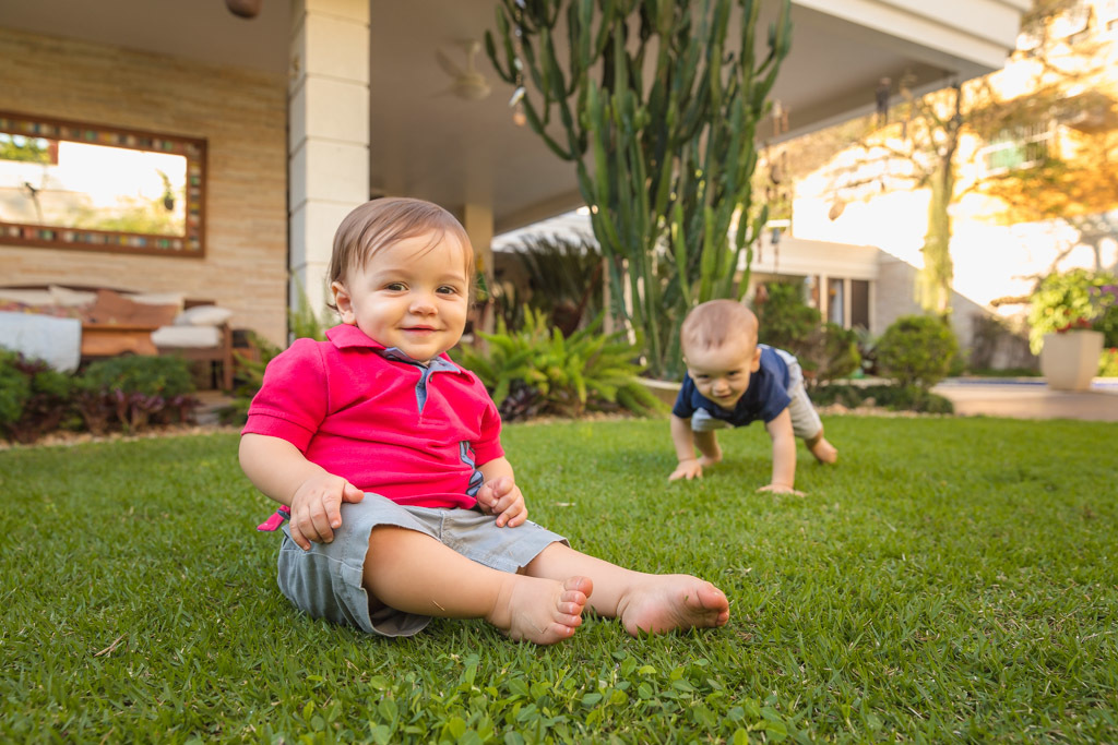 Gabriel e Pedro - ensaio de 1 ano - ensaio smash the fruit - ensaio fotografico de familia - Primos e Irmãos
