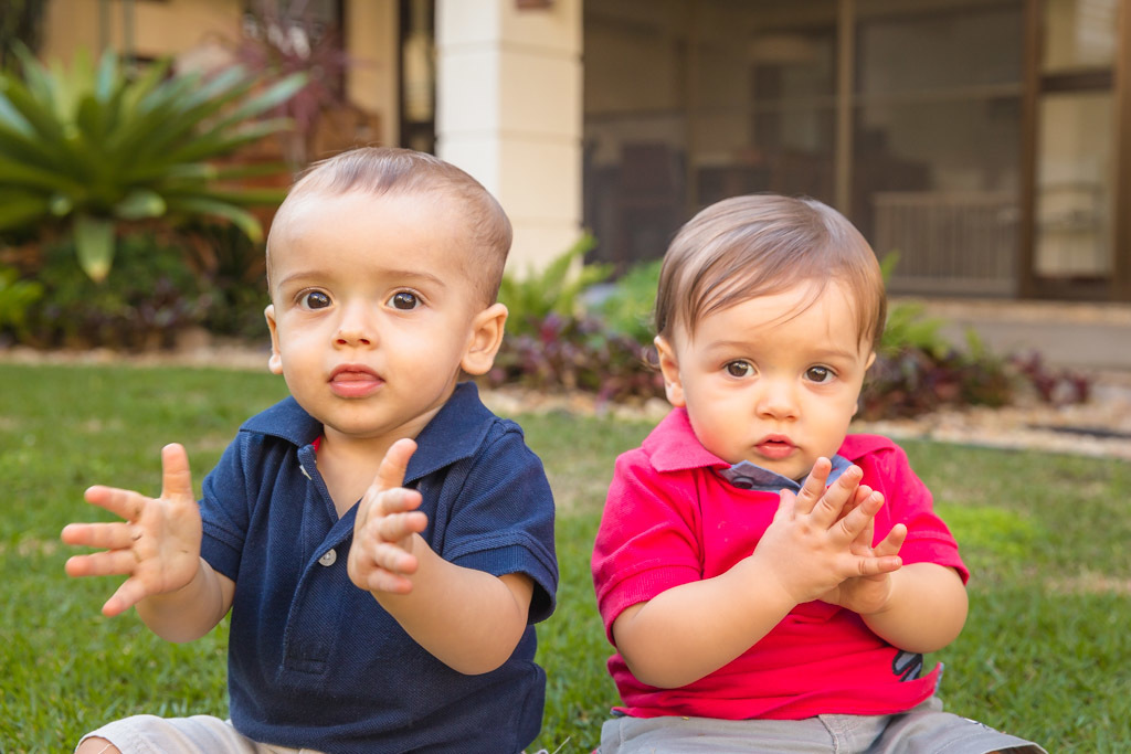 Gabriel e Pedro - ensaio de 1 ano - ensaio smash the fruit - ensaio fotografico de familia - Primos e Irmãos