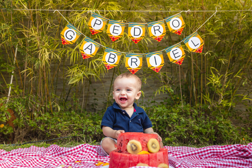 Gabriel e Pedro - ensaio de 1 ano - ensaio smash the fruit - ensaio fotografico de familia - Primos e Irmãos