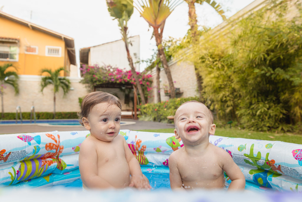 Gabriel e Pedro - ensaio de 1 ano - ensaio smash the fruit - ensaio fotografico de familia - Primos e Irmãos
