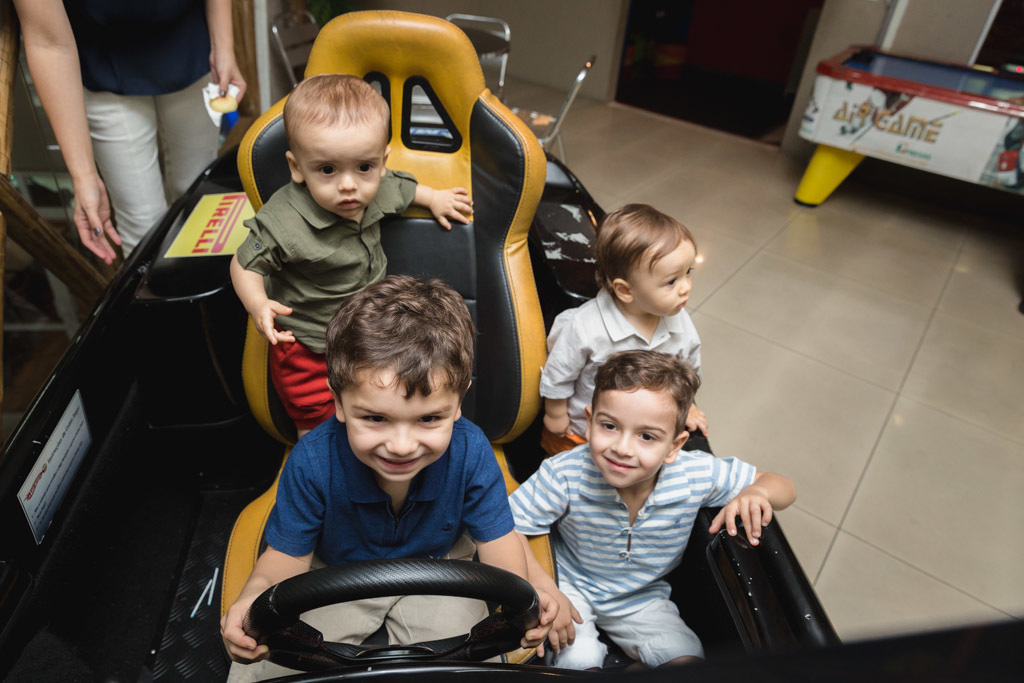 Aniversario infantil - Pedro e Gabriel 1 ano - Temas snoopy - Festa & Cia - Nitreói /RJ