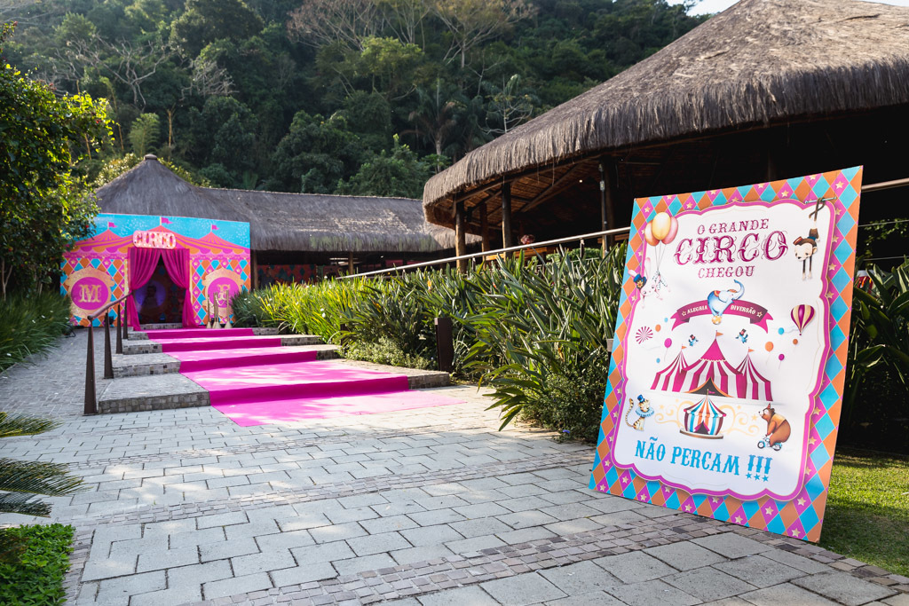Aniversário infantil Maria Fernanda - 1 ano - Casa de Festas Lajedo - Vargem Pequena - Tema Circo Menina