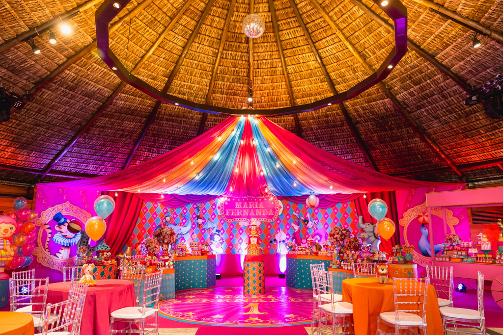 Aniversário infantil Maria Fernanda - 1 ano - Casa de Festas Lajedo - Vargem Pequena - Tema Circo Menina