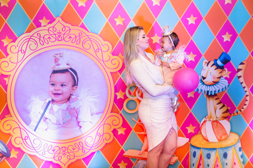 Aniversário infantil Maria Fernanda - 1 ano - Casa de Festas Lajedo - Vargem Pequena - Tema Circo Menina