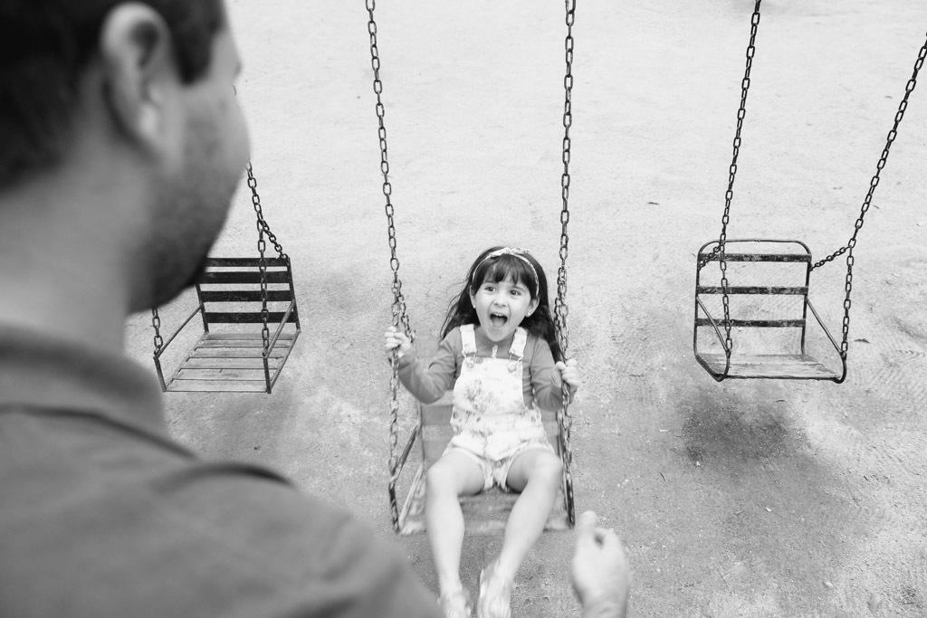 ensaio dia dos pais - pai e filha - diversão no parque - ensaio externo - amor de pai - praça jambeiro