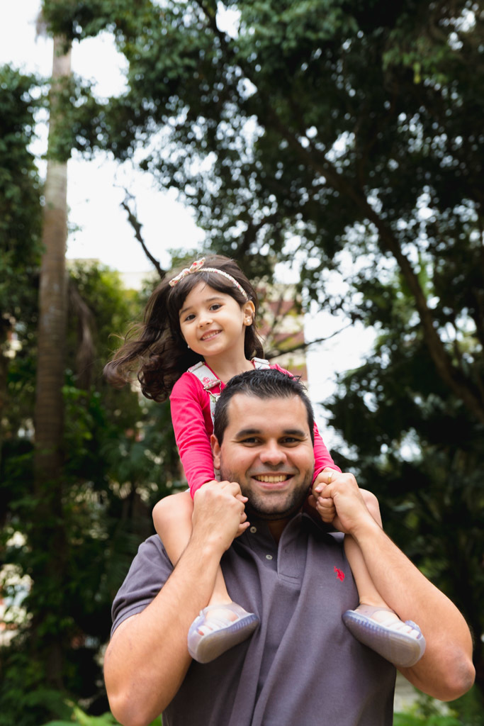 ensaio dia dos pais - pai e filha - diversão no parque - ensaio externo - amor de pai - praça jambeiro