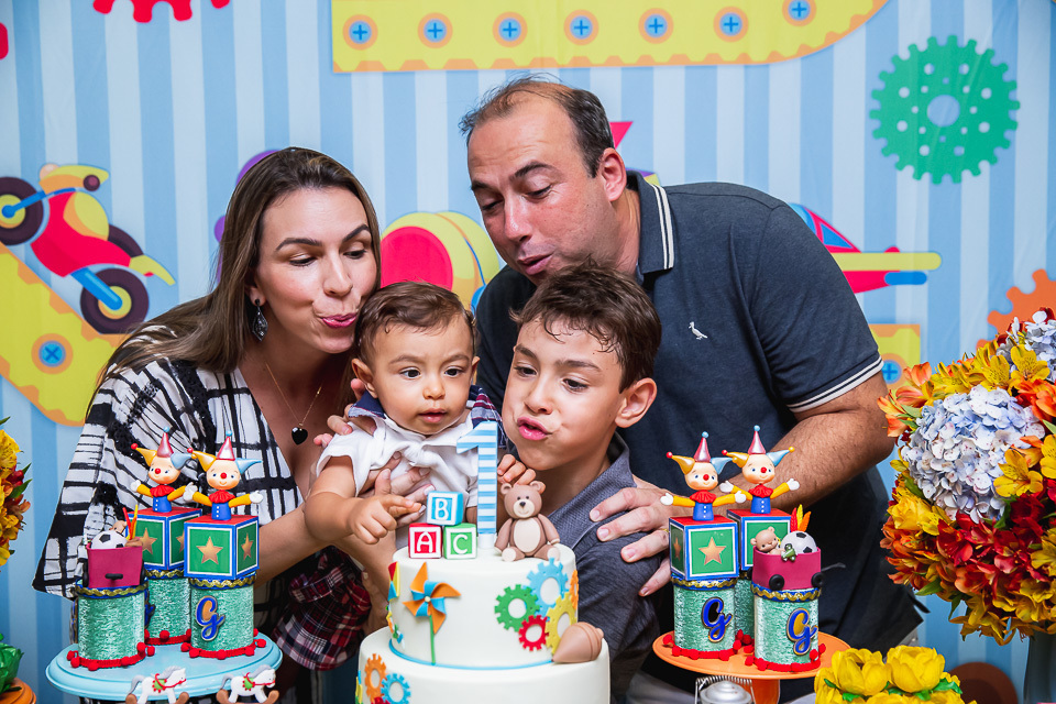 #gabriel #temafabricadebrinquedos #familia #festaemfamilia #irmaomaisnovo #cacula #filho #filhos #aniversariomenino #festamenino #parabens