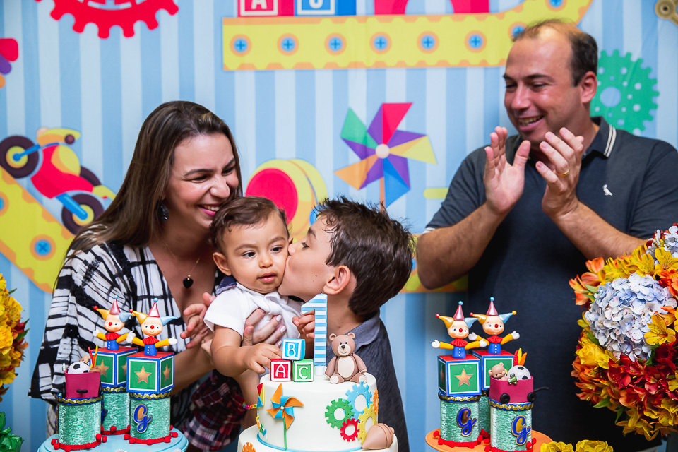 #gabriel #temafabricadebrinquedos #familia #festaemfamilia #irmaomaisnovo #cacula #filho #filhos #aniversariomenino #festamenino #parabens