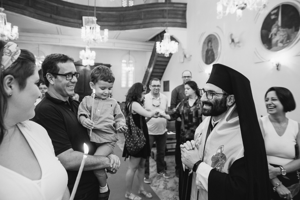 momento de descontração no batizado do benjamin na Catedral Ortodoxa Antioquina de São Nicolau